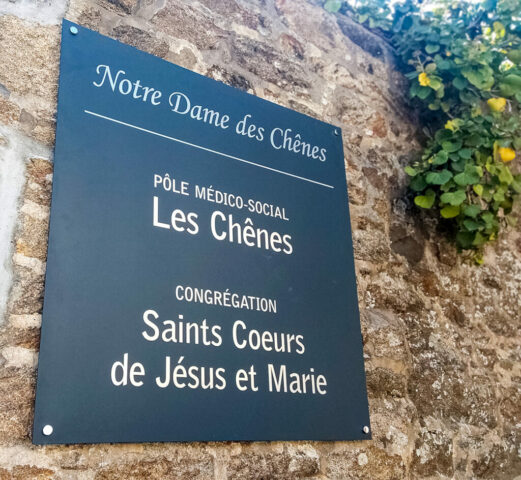 Plaque gravée en aluminium thermolaquée